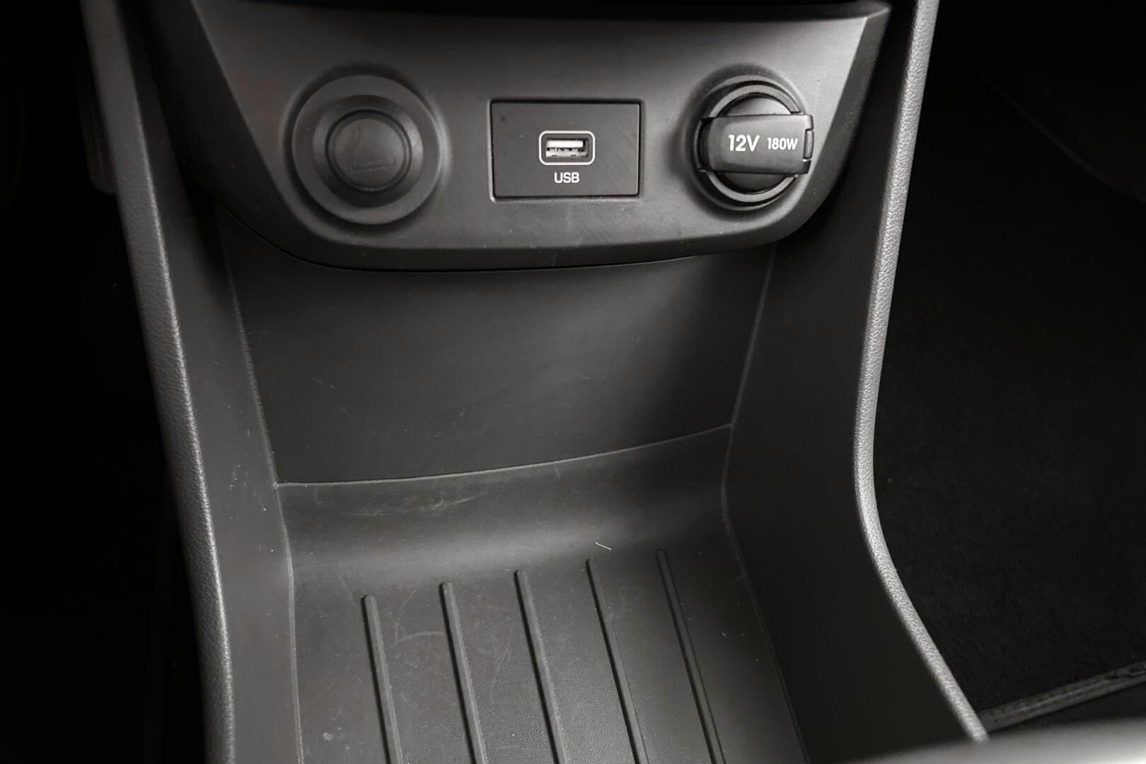 Hyundai IONIQ electric iso kuva 12