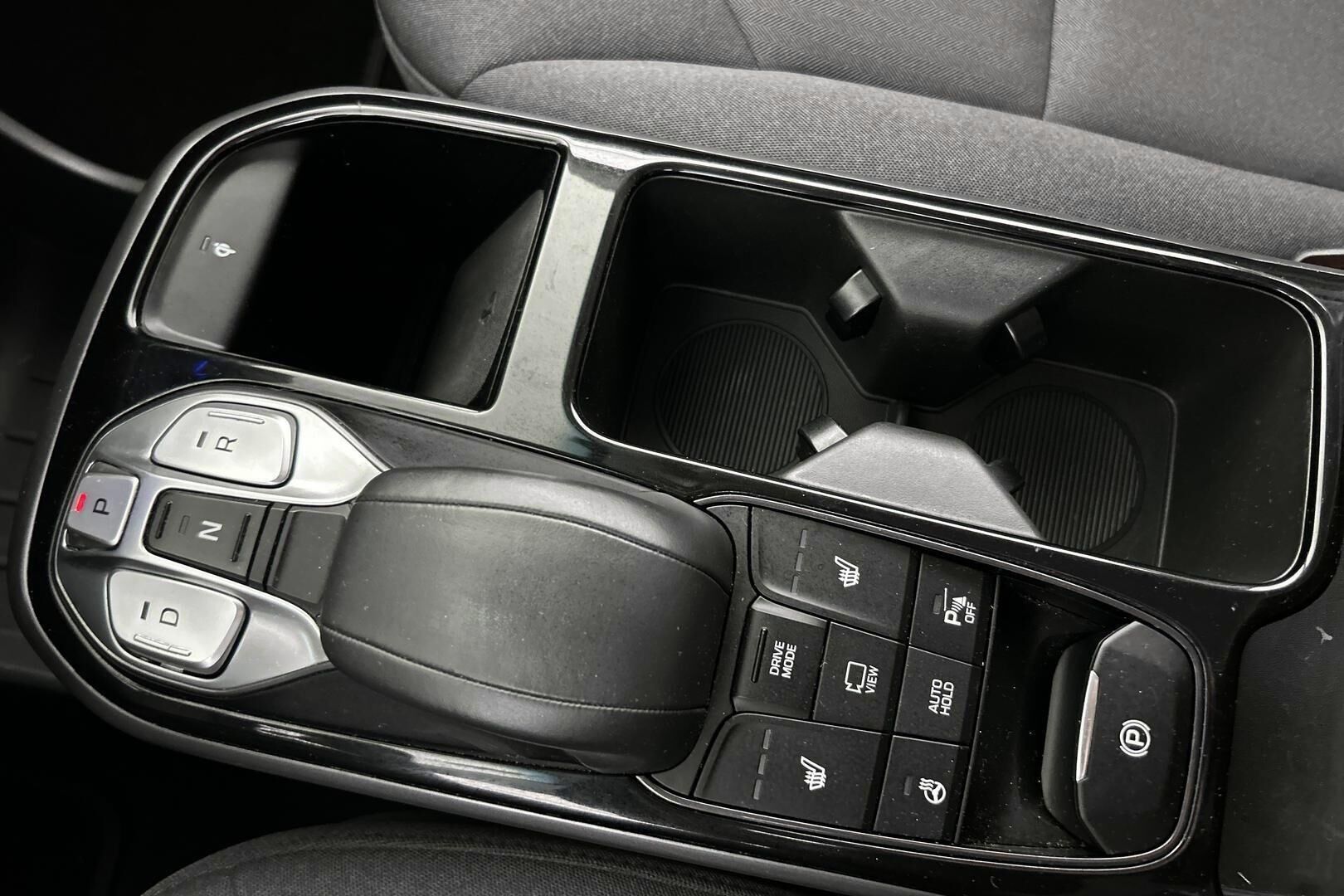 Hyundai IONIQ electric iso kuva 14