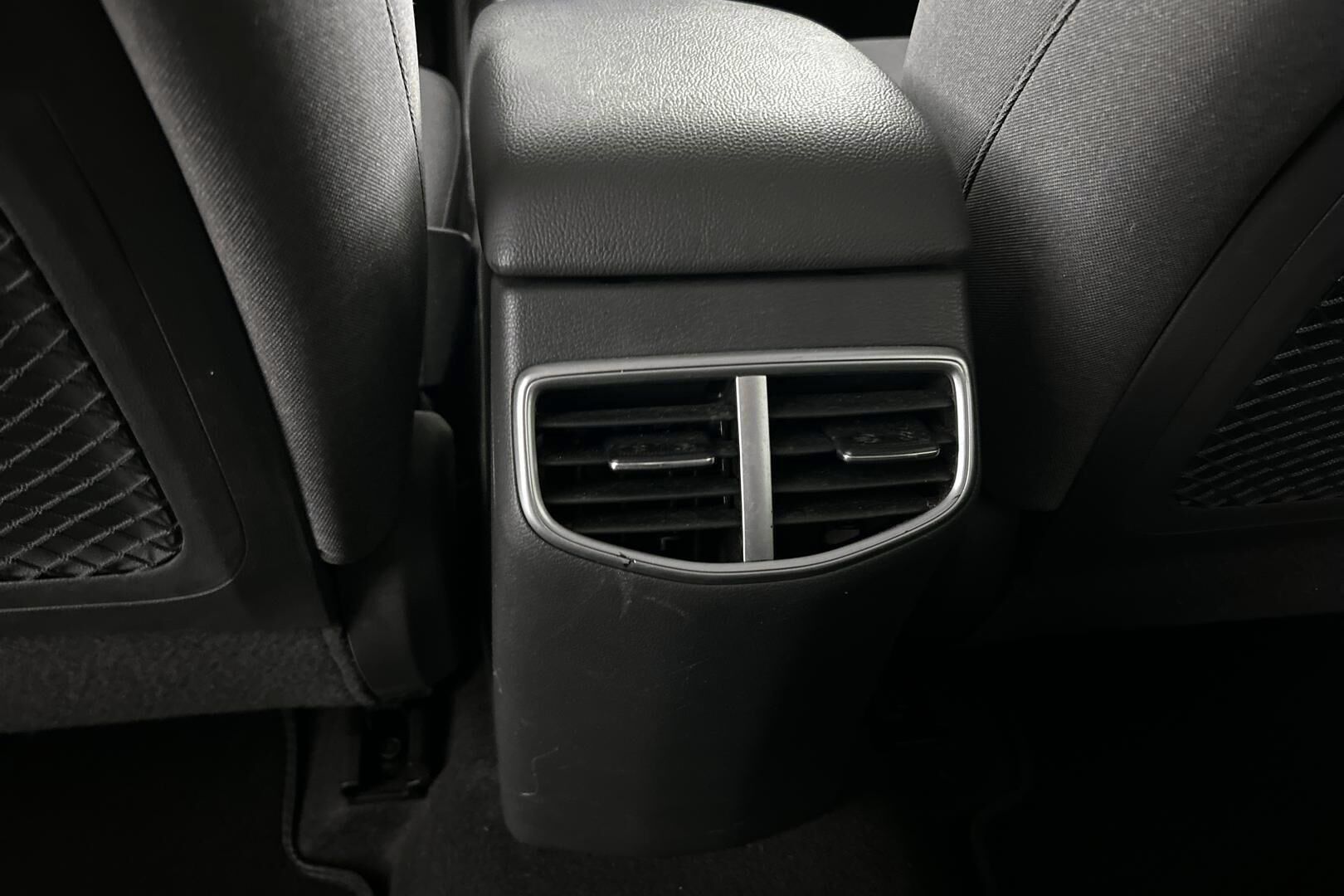 Hyundai IONIQ electric iso kuva 29