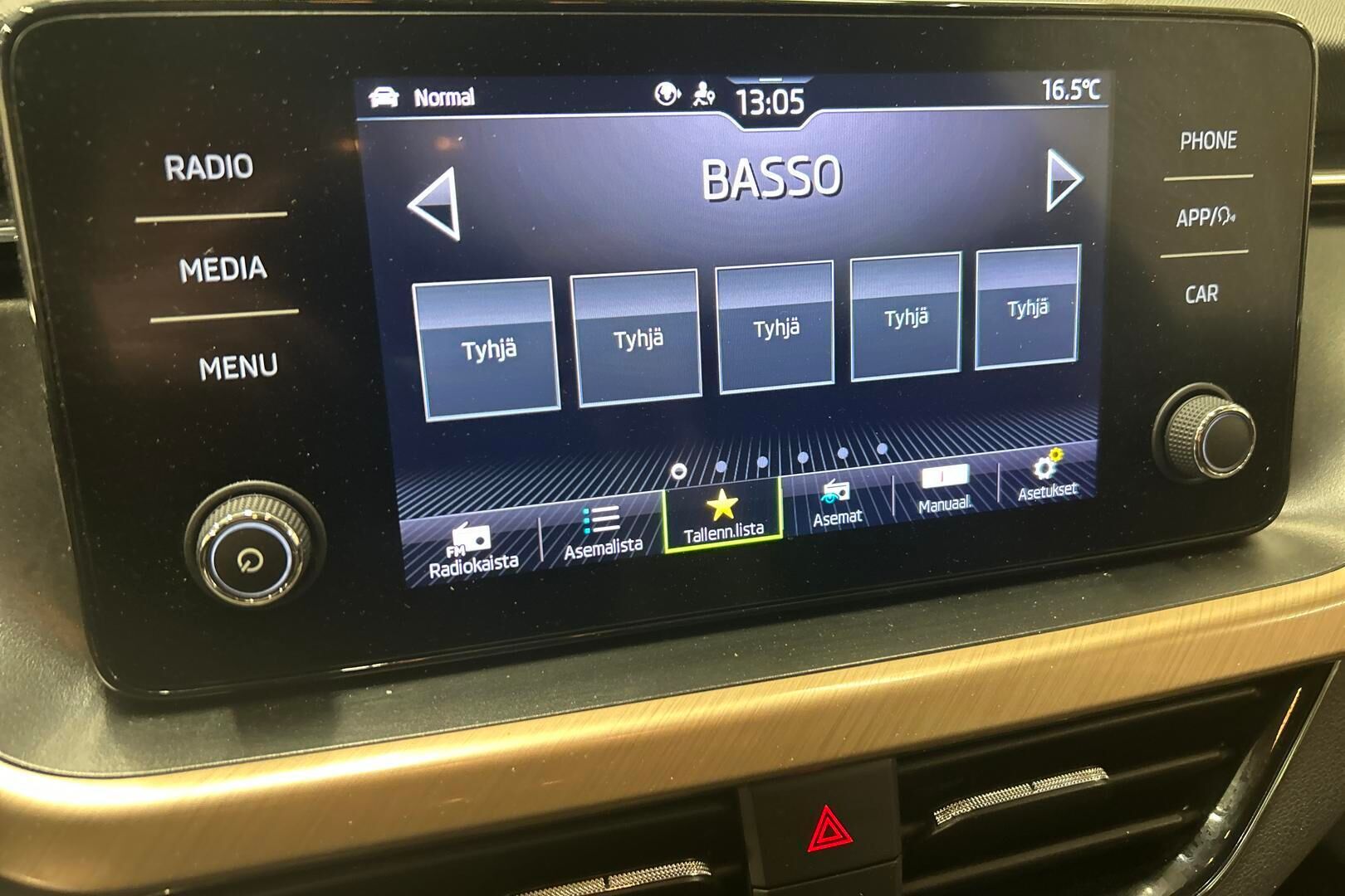 Skoda Scala iso kuva 19
