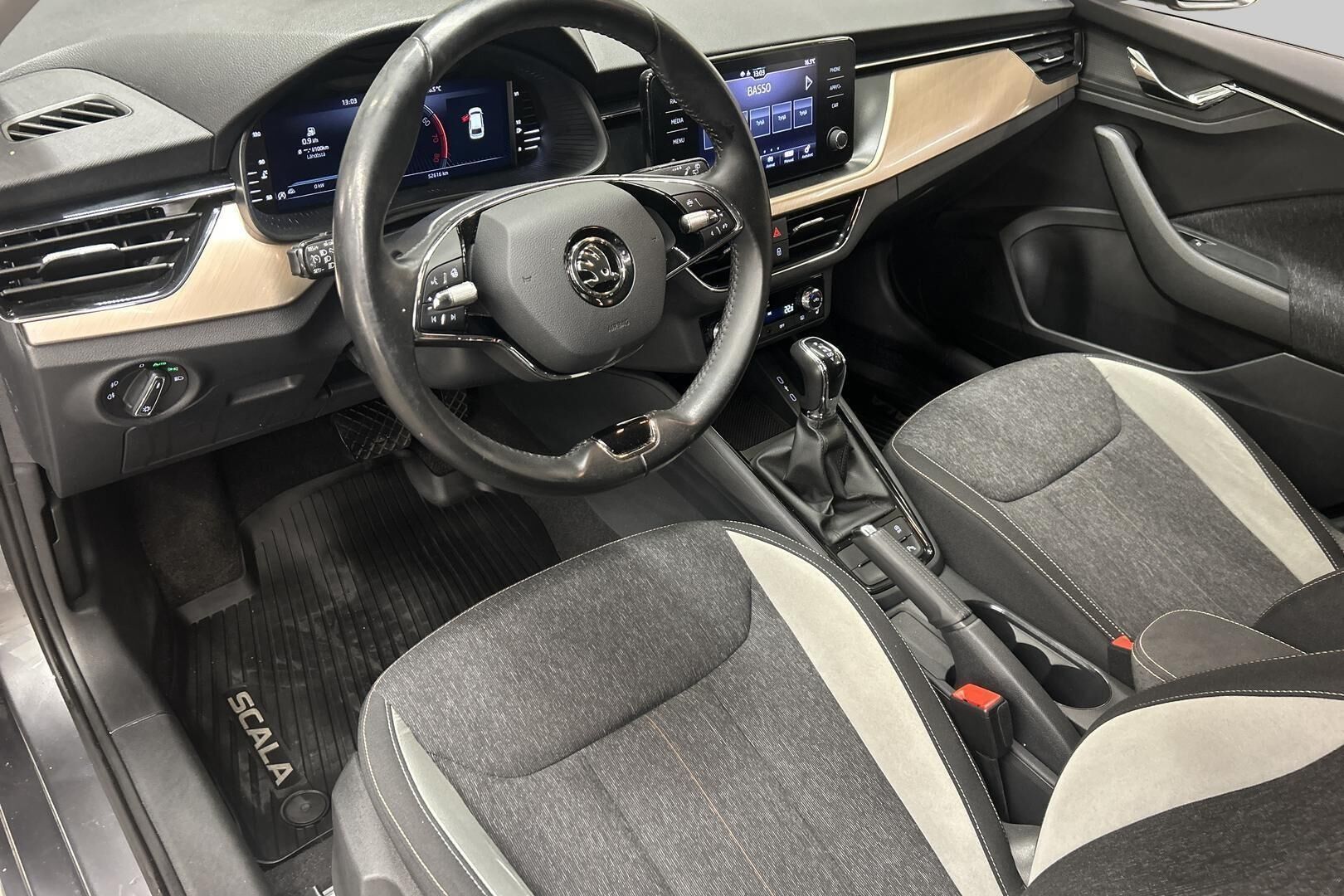 Skoda Scala iso kuva 8