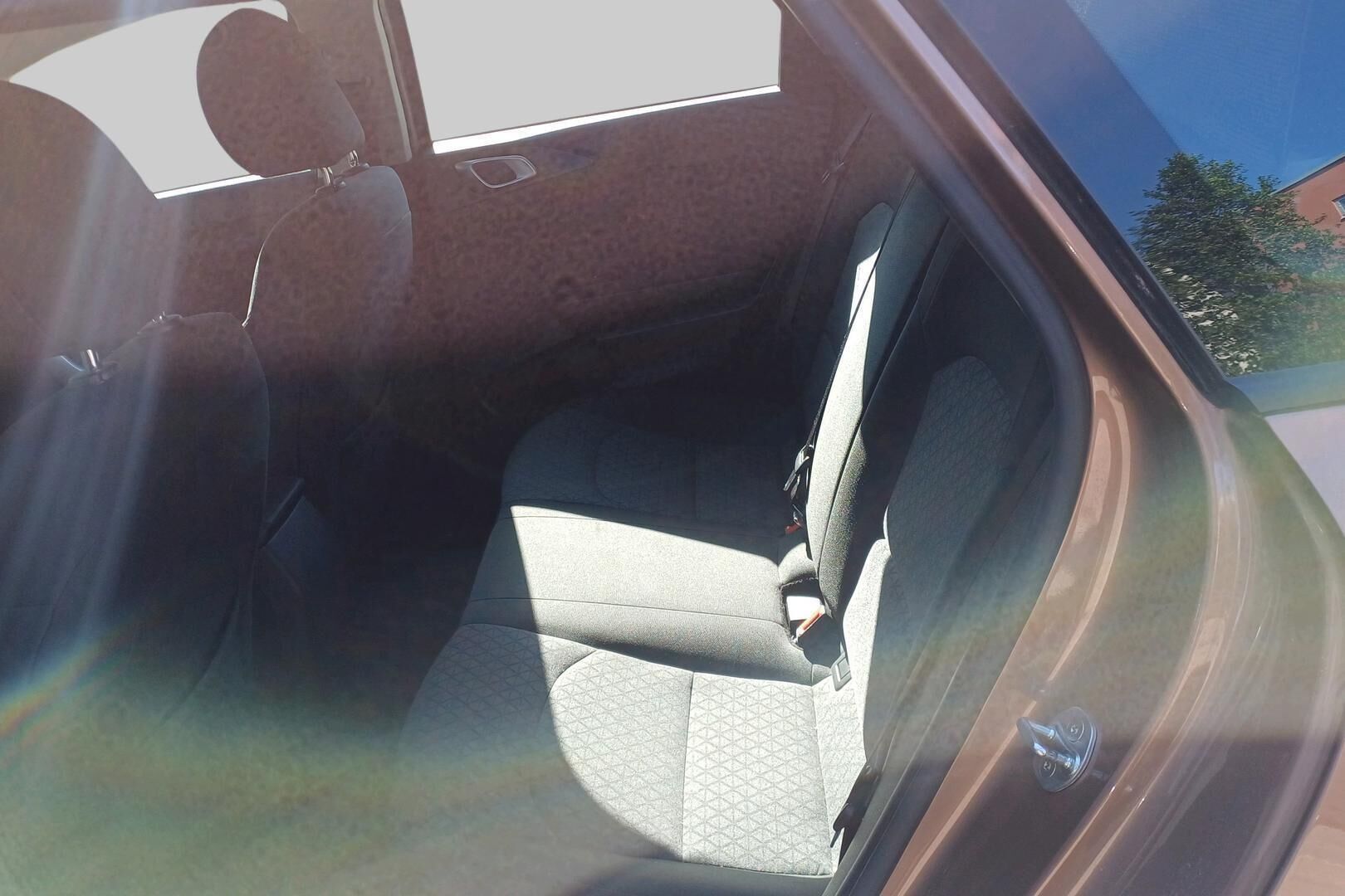 Kia Ceed iso kuva 9
