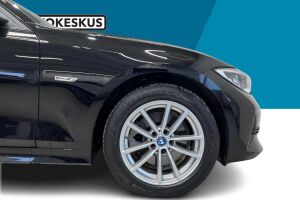 BMW 3-SARJA esikatselu 13