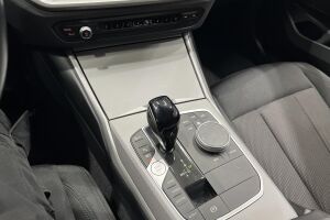 BMW 3-SARJA esikatselu 22