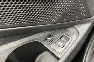 BMW 3-SARJA esikatselu 29