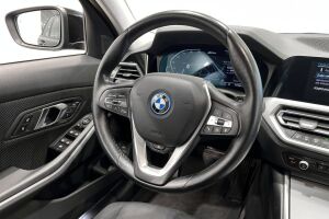 BMW 3-SARJA esikatselu 32