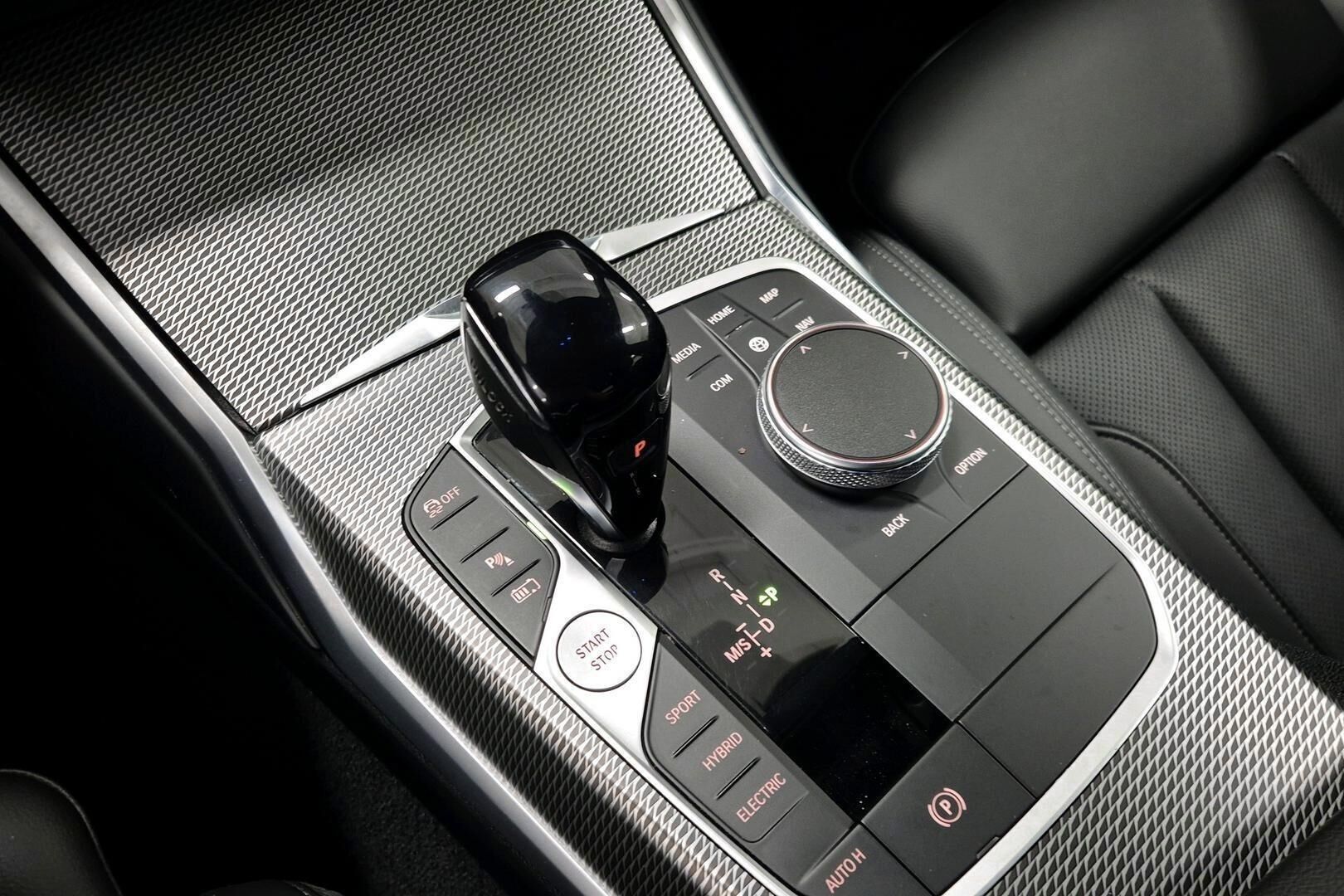 BMW 3-sarja iso kuva 16