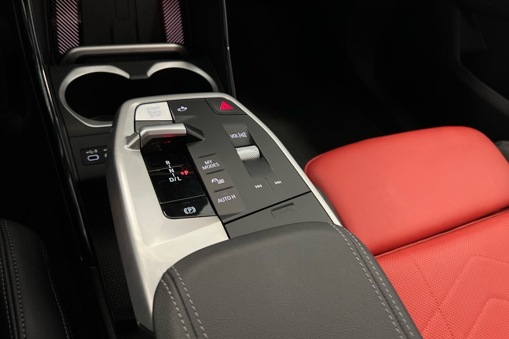 BMW X1 iso kuva 13