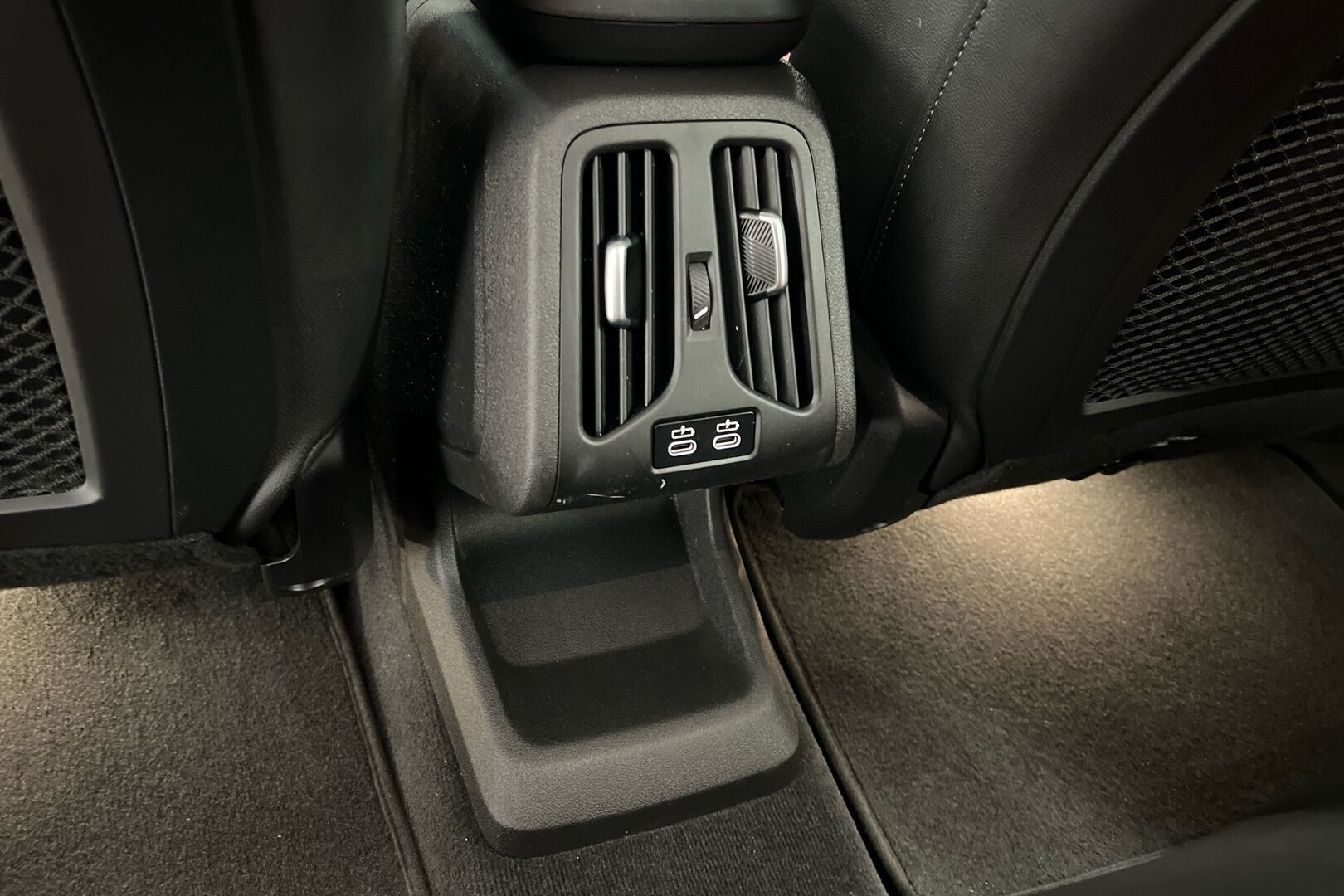 BMW X1 iso kuva 22