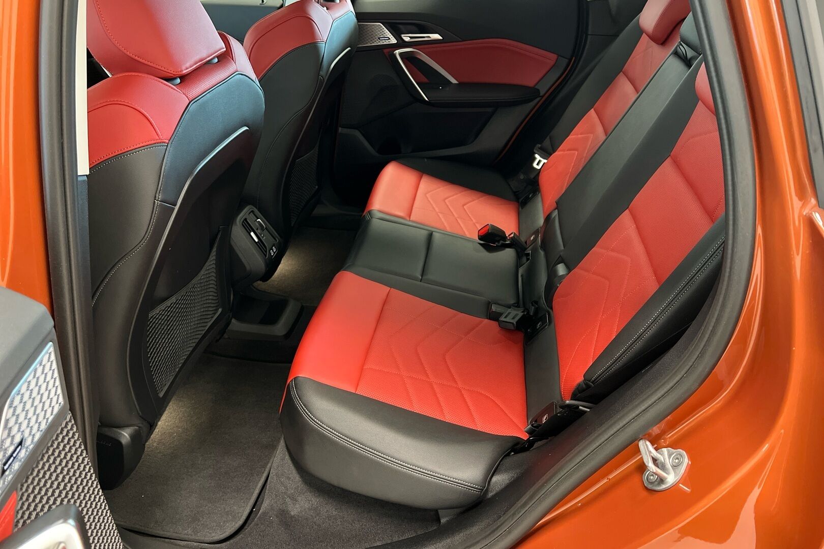 BMW X1 iso kuva 8