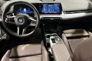 BMW iX1 esikatselu 10