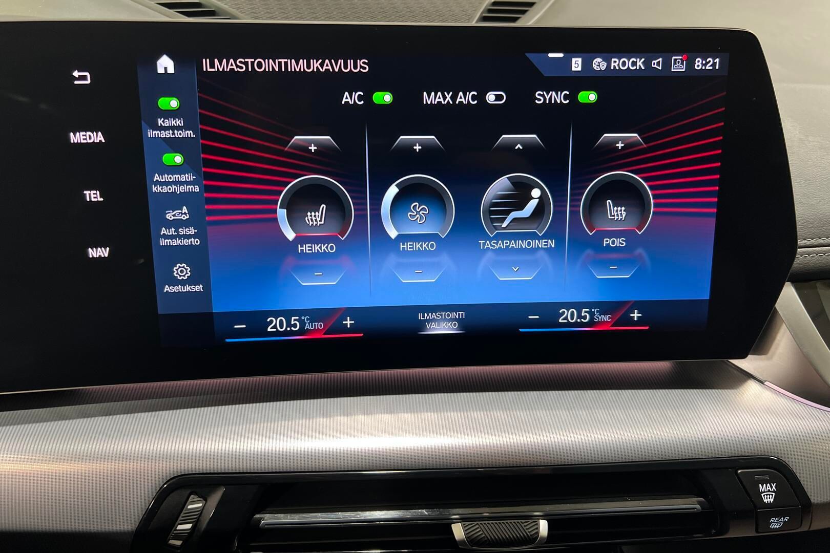 BMW iX1 iso kuva 20