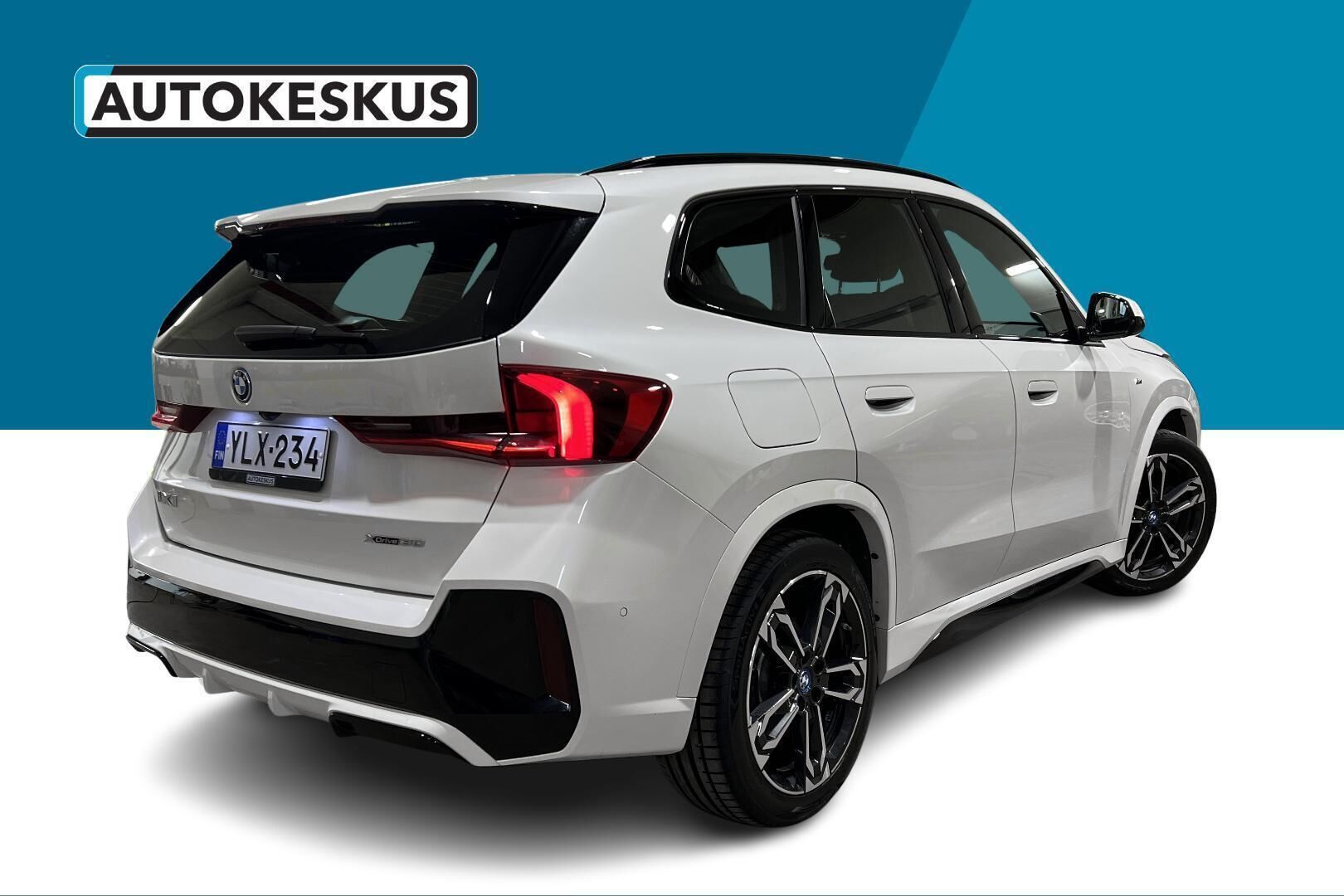BMW iX1 iso kuva 4