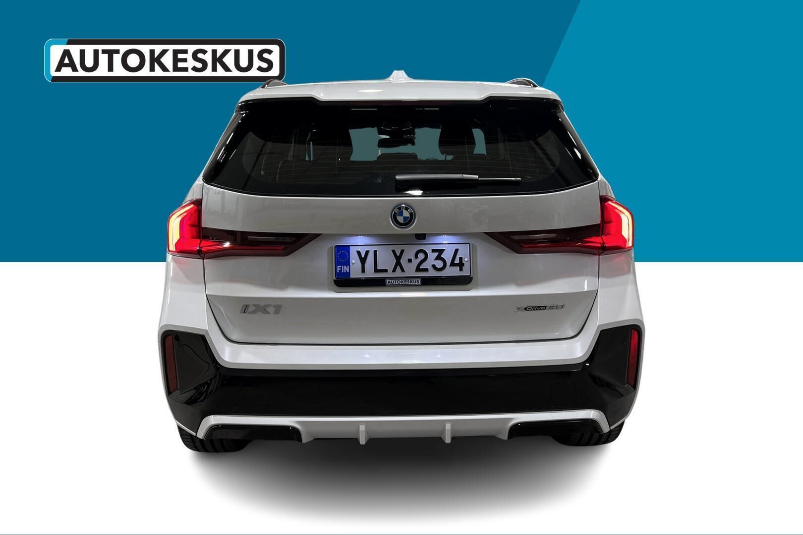 BMW iX1 iso kuva 5