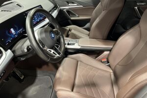BMW iX1 esikatselu 8
