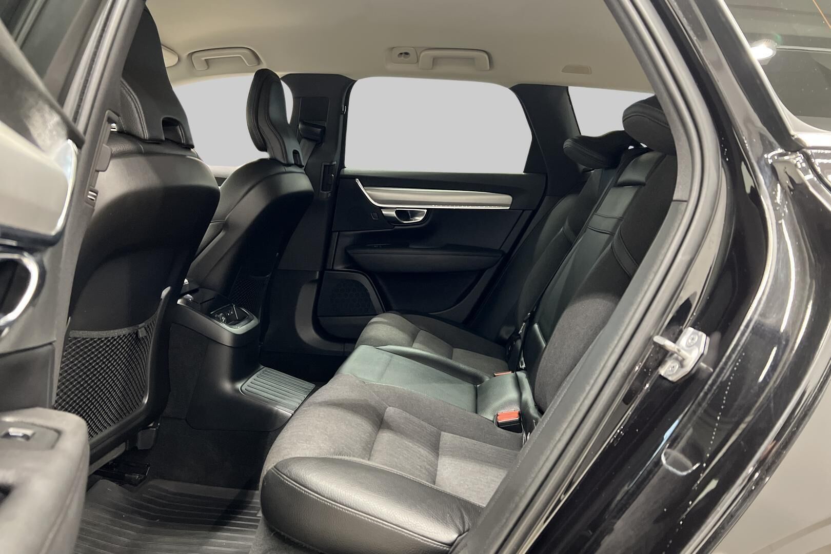 Volvo V90 iso kuva 10