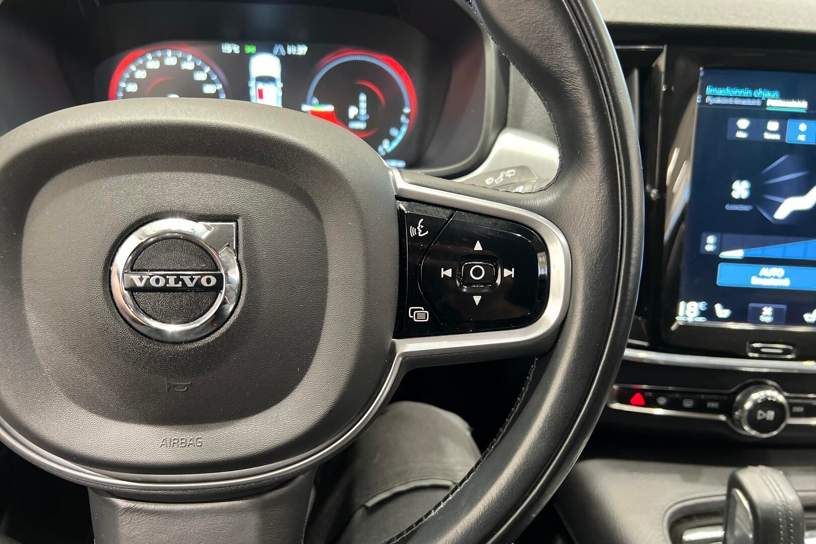 Volvo V90 iso kuva 22