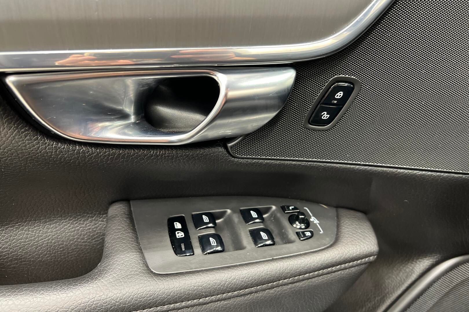 Volvo V90 iso kuva 25