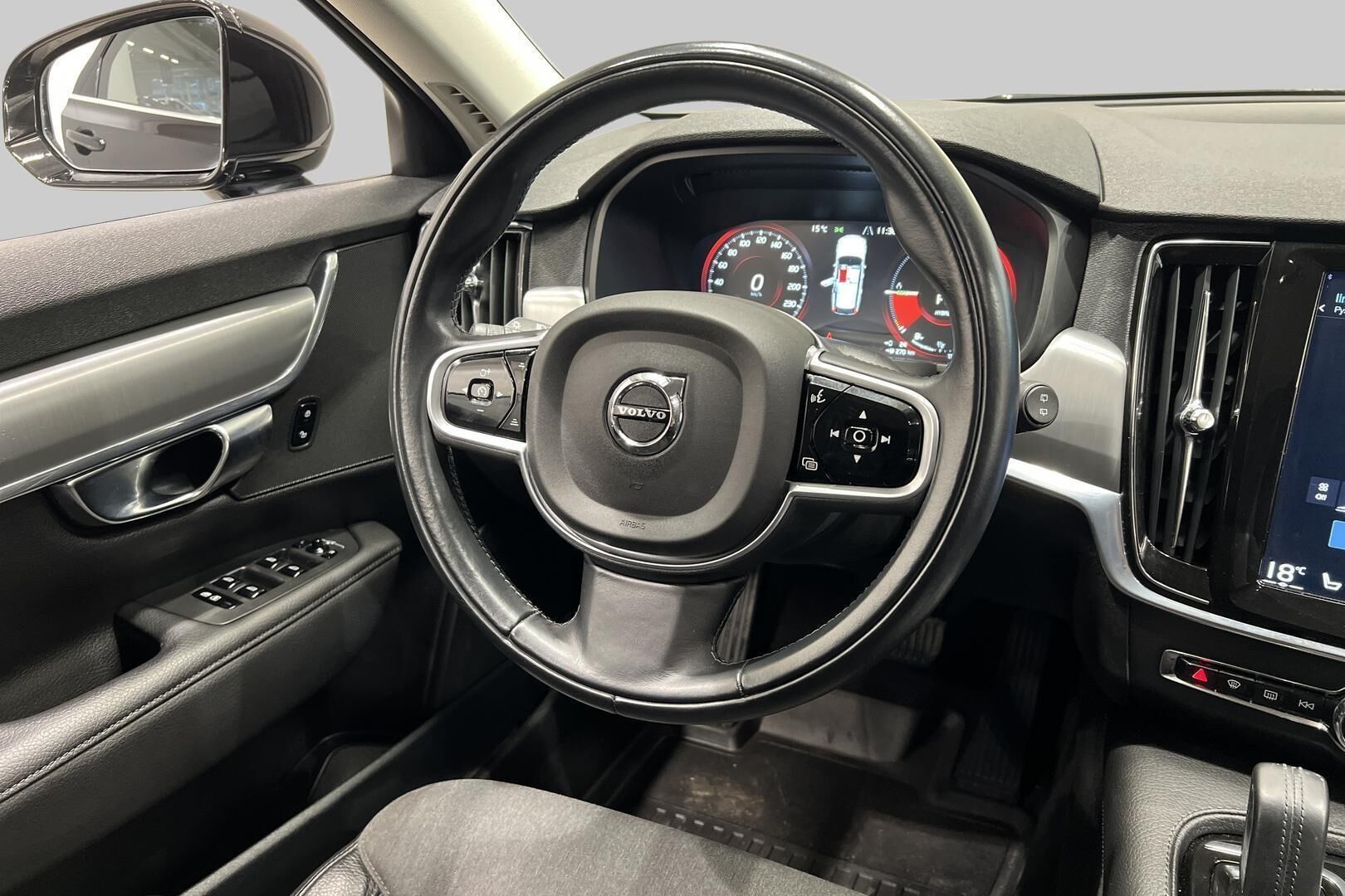 Volvo V90 iso kuva 28