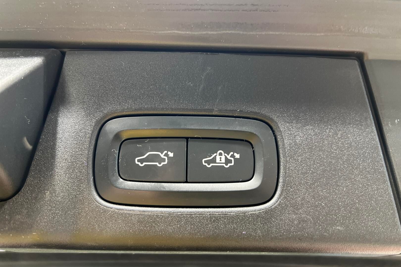 Volvo V90 iso kuva 32