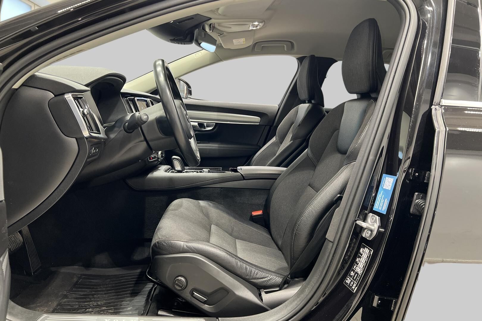 Volvo V90 iso kuva 9