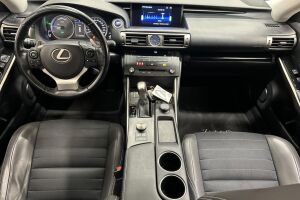 Lexus IS esikatselu 11