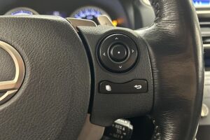 Lexus IS esikatselu 16