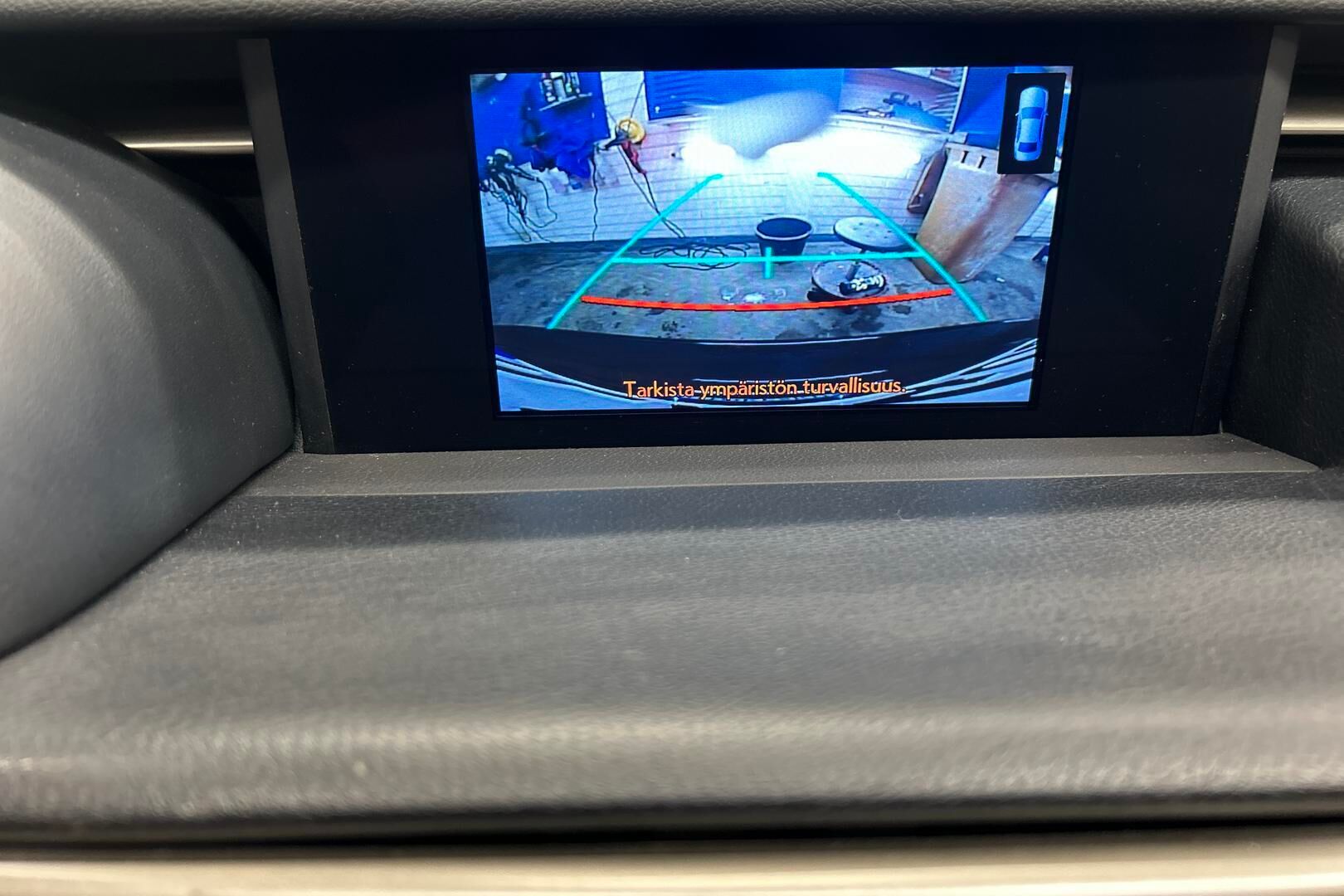 Lexus IS iso kuva 18