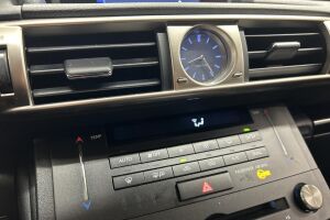 Lexus IS esikatselu 19