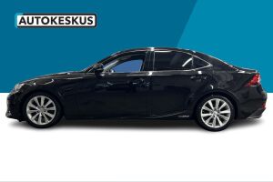 Lexus IS esikatselu 8