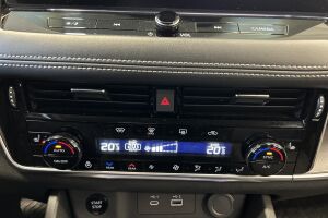 Nissan X-Trail esikatselu 17