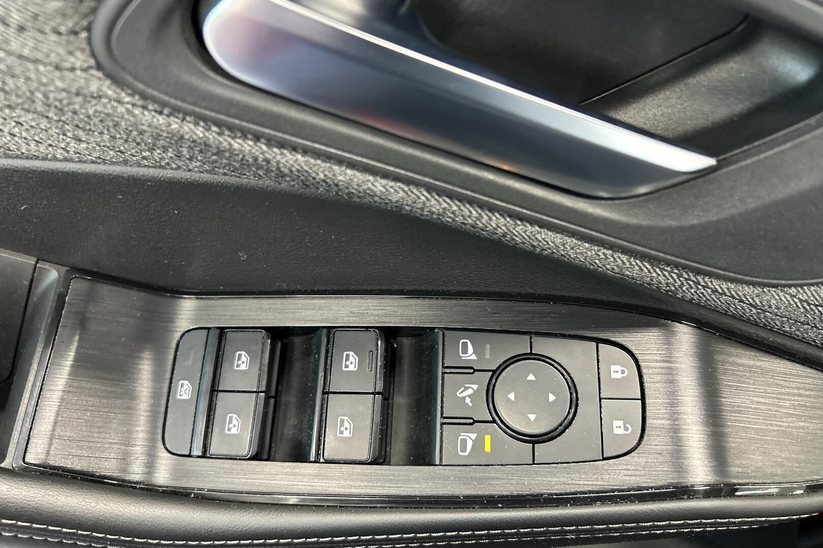 Nissan X-Trail iso kuva 23