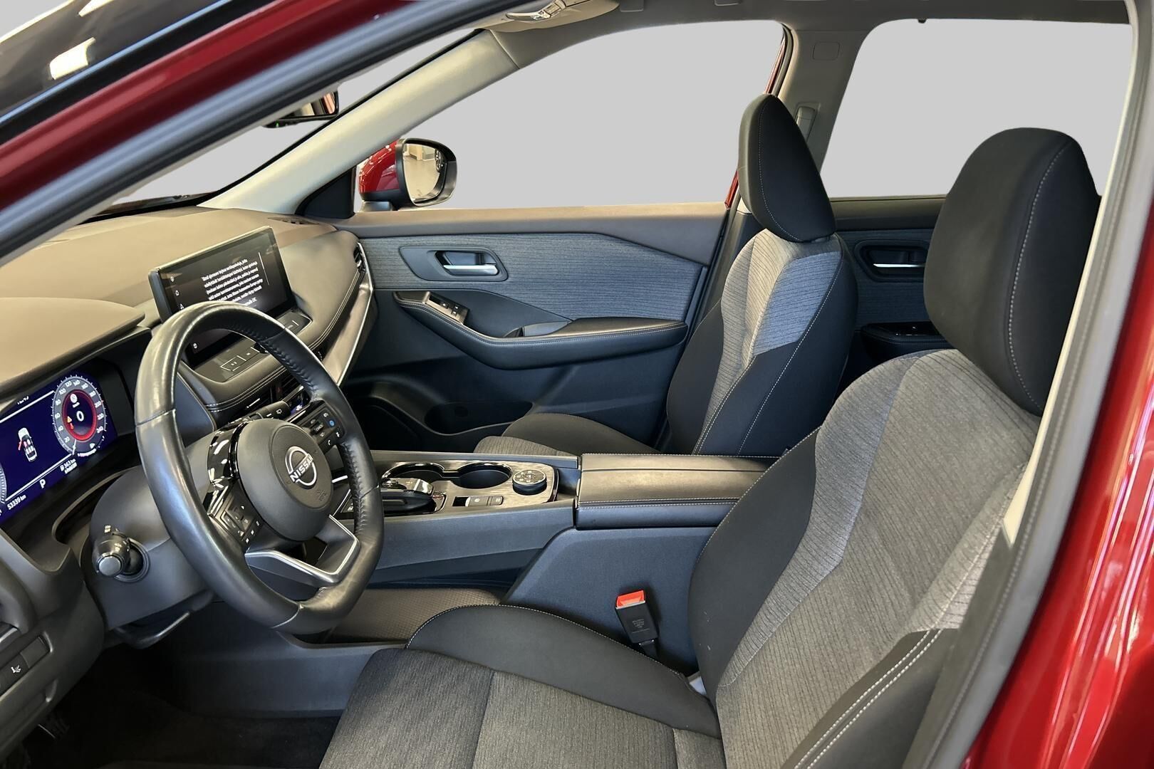 Nissan X-Trail iso kuva 7