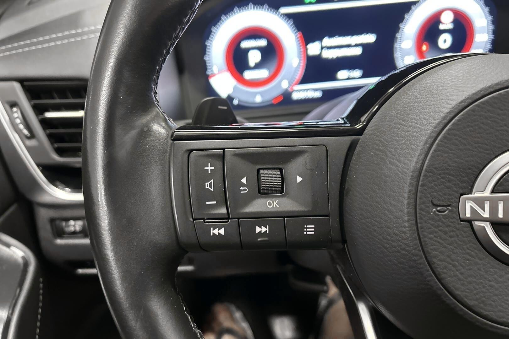 Nissan Qashqai iso kuva 17