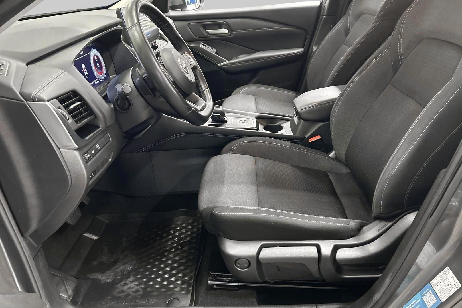 Nissan Qashqai iso kuva 8