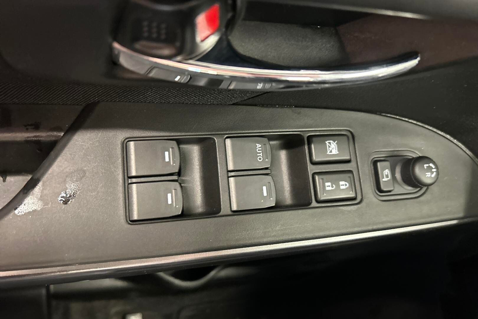 Suzuki S-Cross iso kuva 19