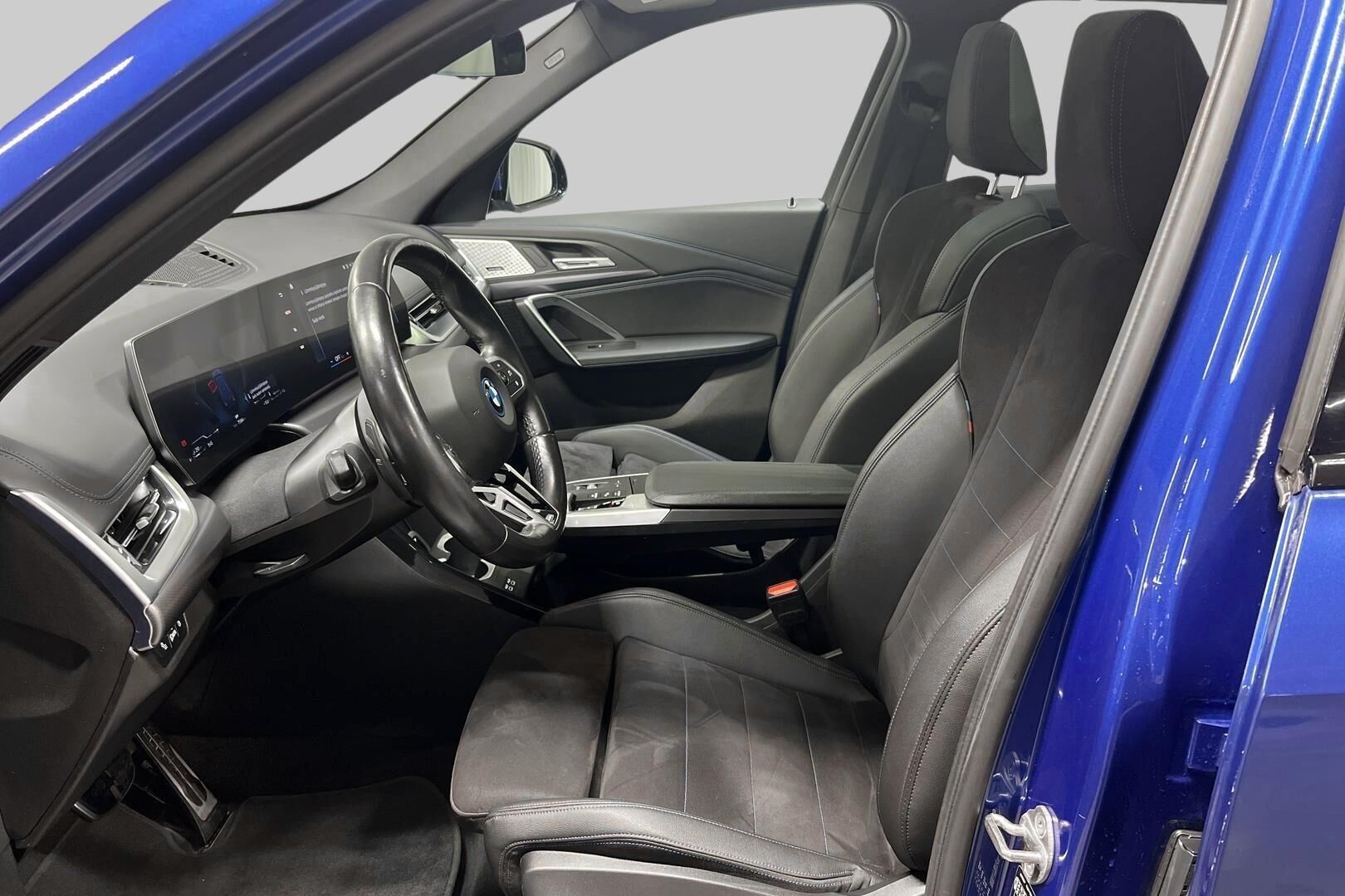 BMW X1 iso kuva 8