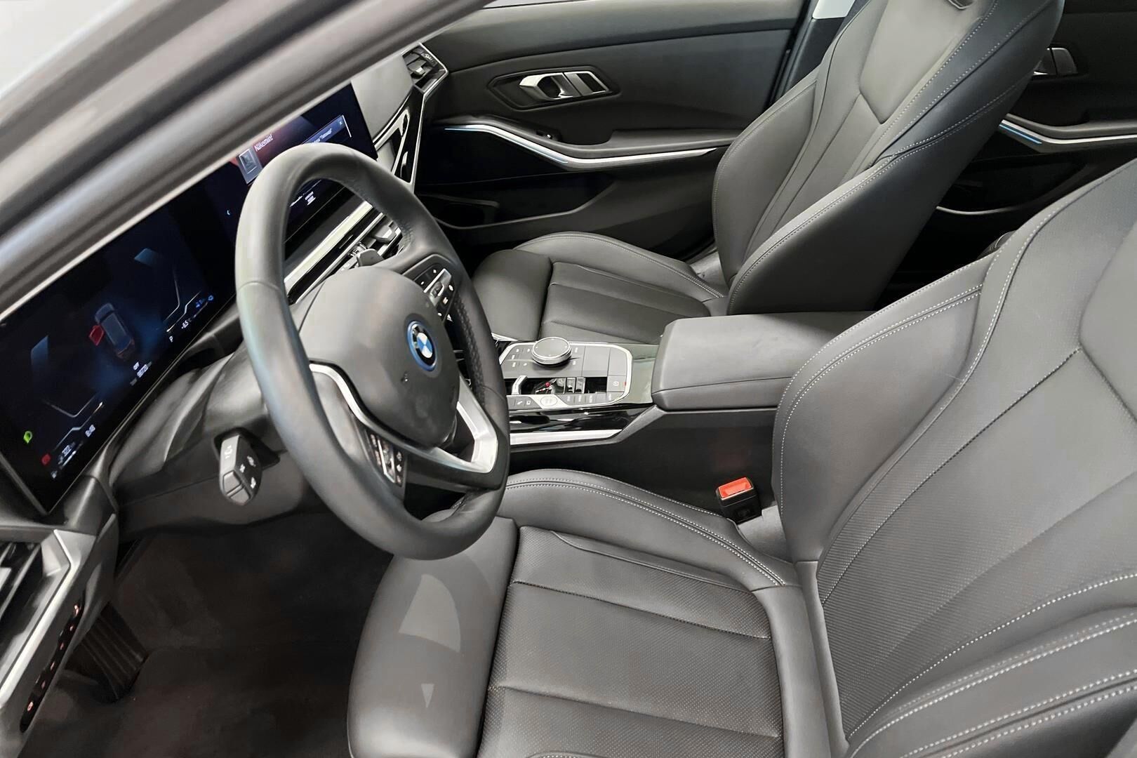 BMW 3-sarja iso kuva 4