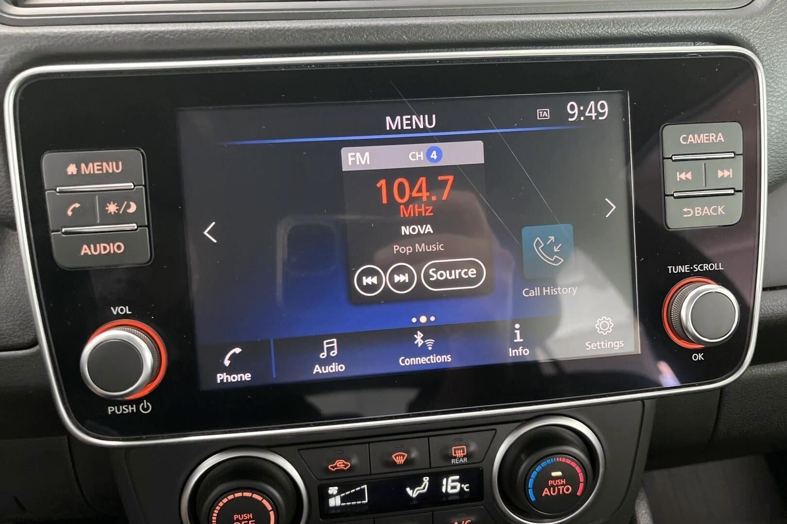 Nissan Leaf iso kuva 11