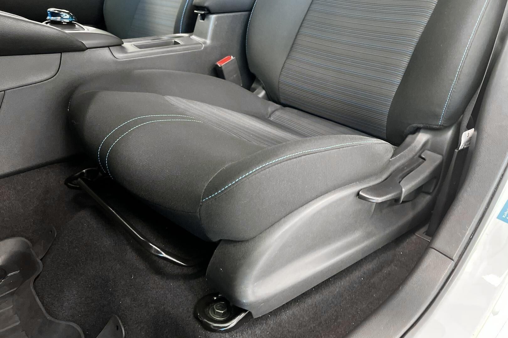 Nissan Leaf iso kuva 24