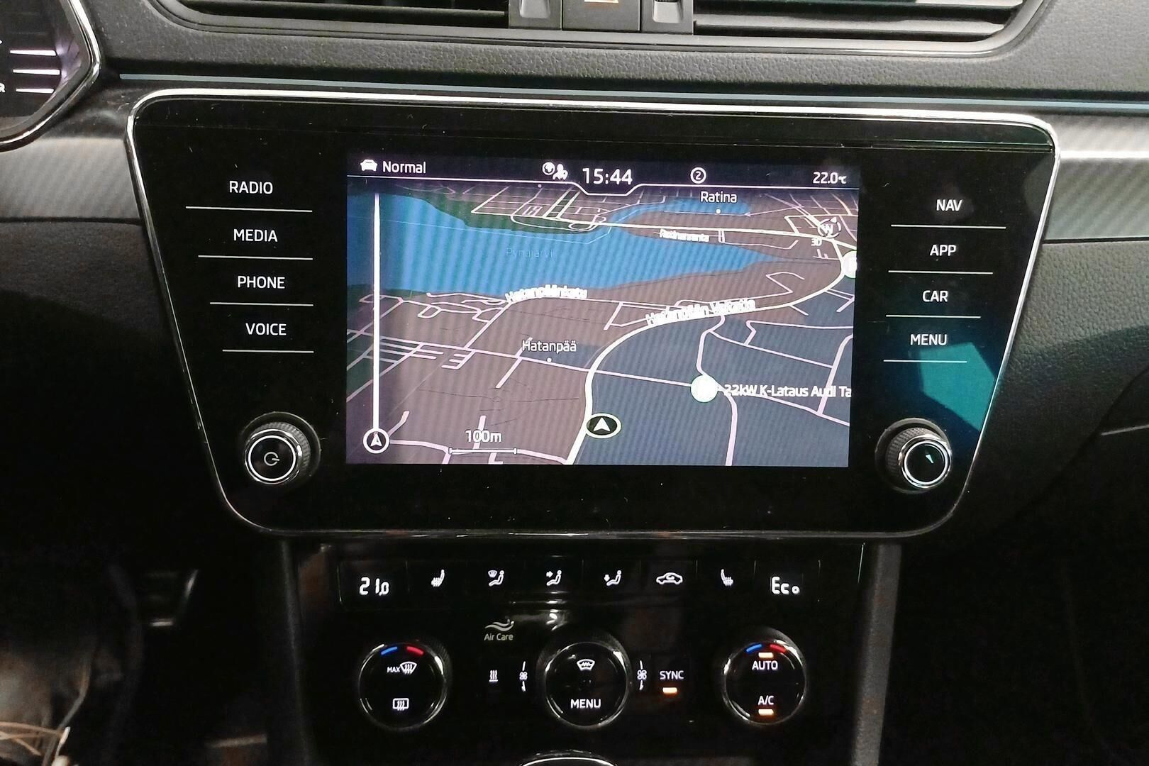 Skoda Superb iso kuva 18