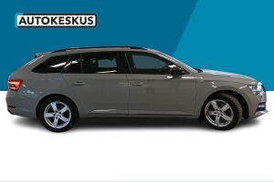 Skoda Superb esikatselu 4