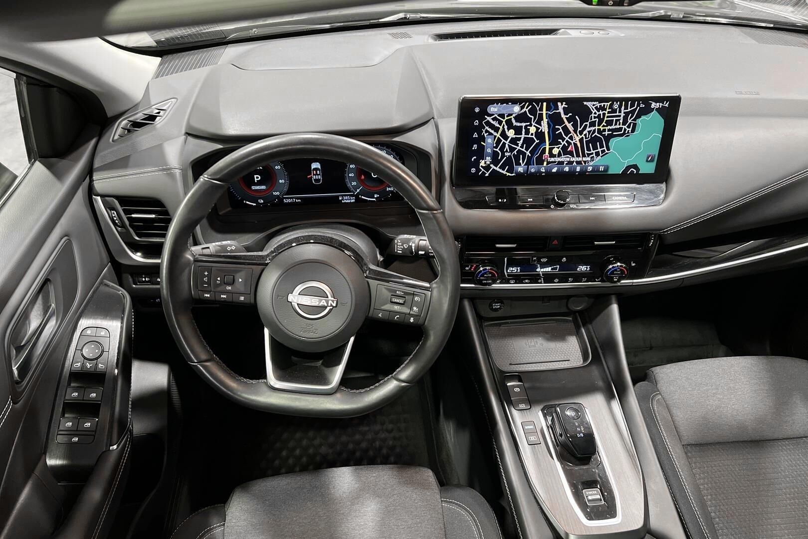 Nissan Qashqai iso kuva 8