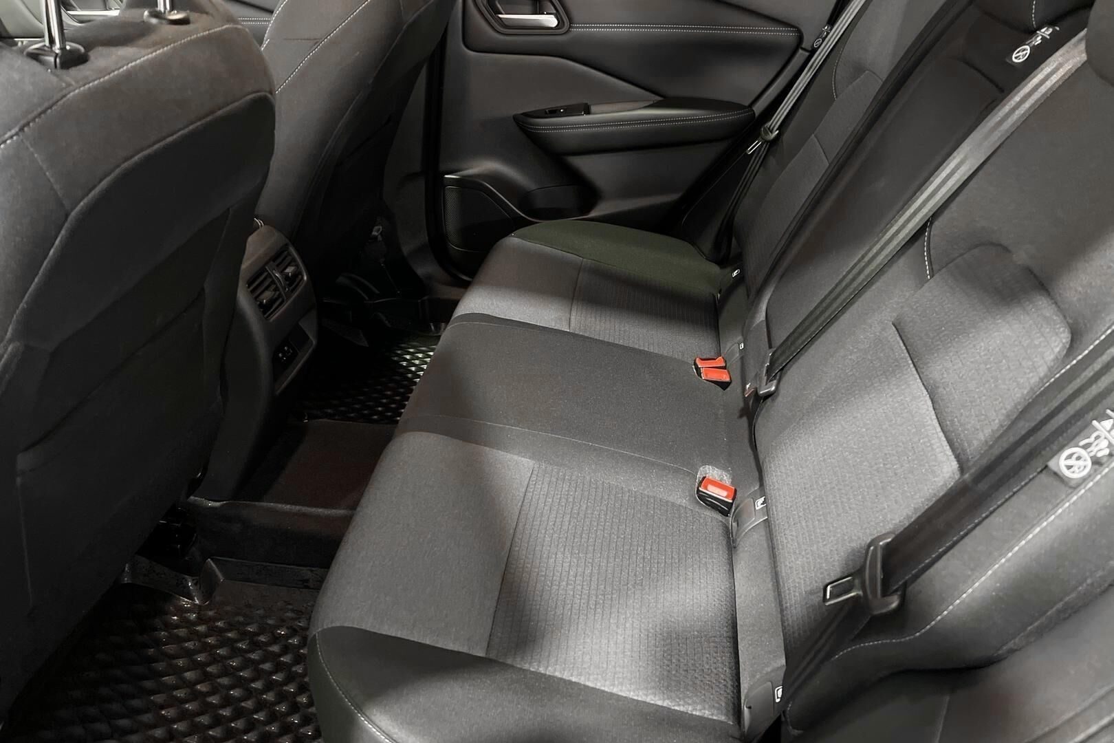 Nissan Qashqai iso kuva 10