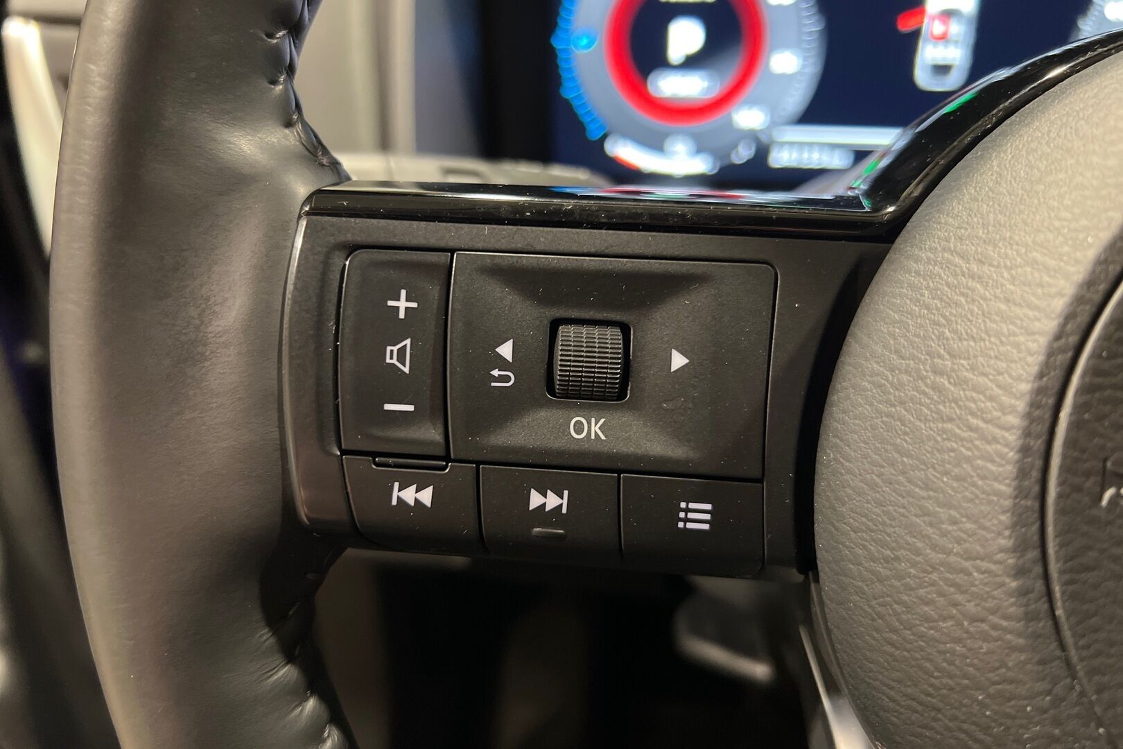 Nissan Qashqai iso kuva 10