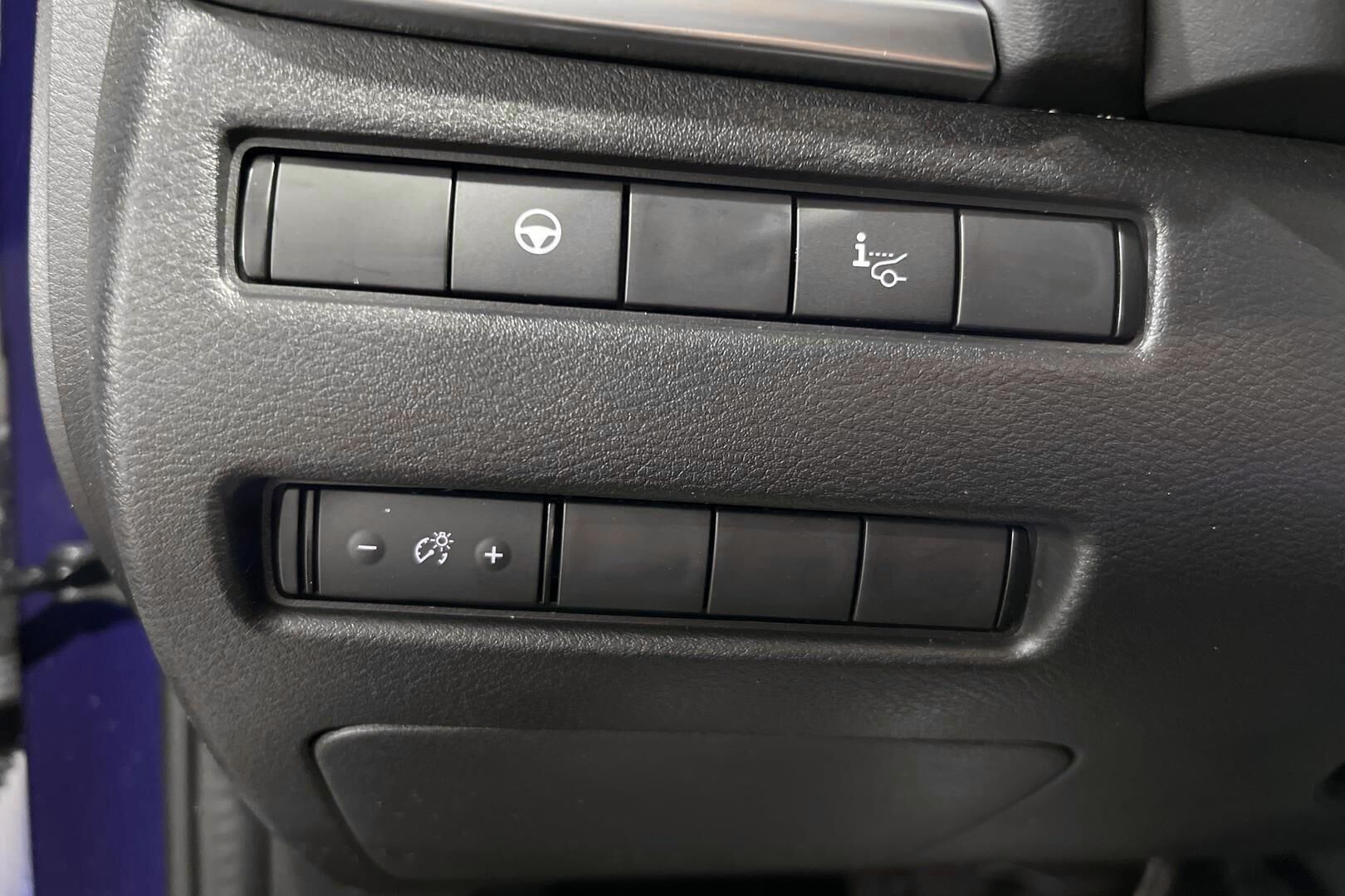 Nissan Qashqai iso kuva 14