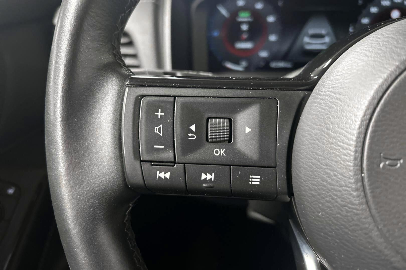 Nissan Qashqai iso kuva 17