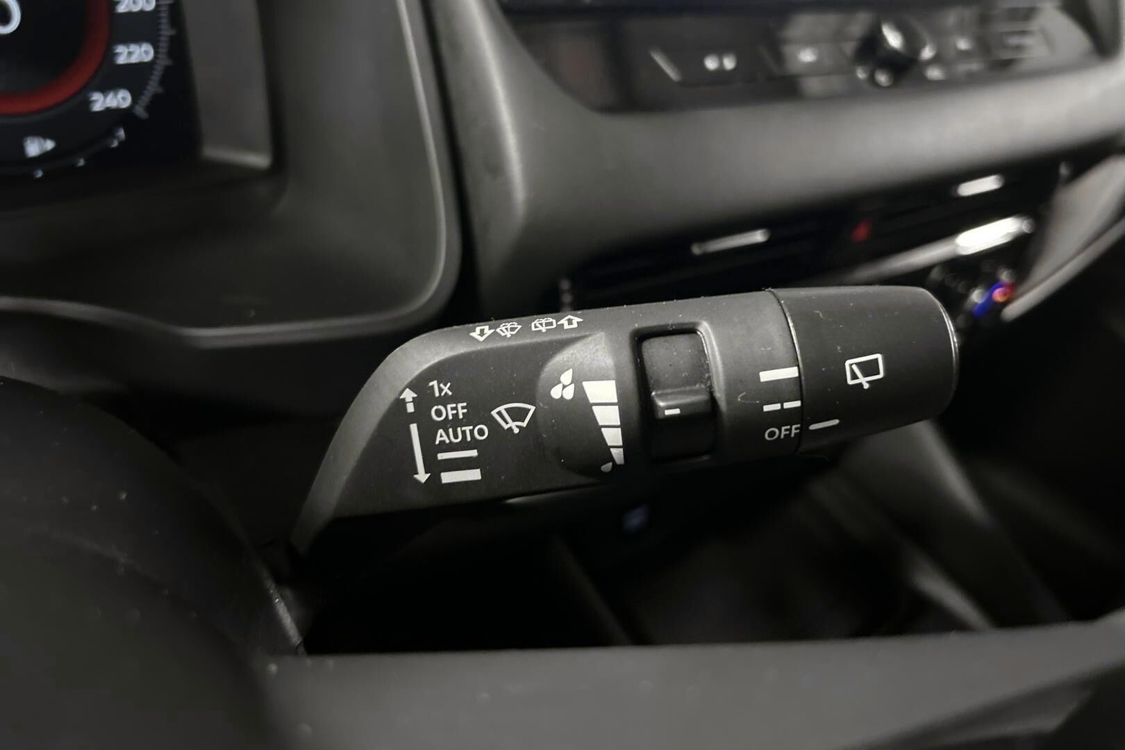 Nissan Qashqai iso kuva 18