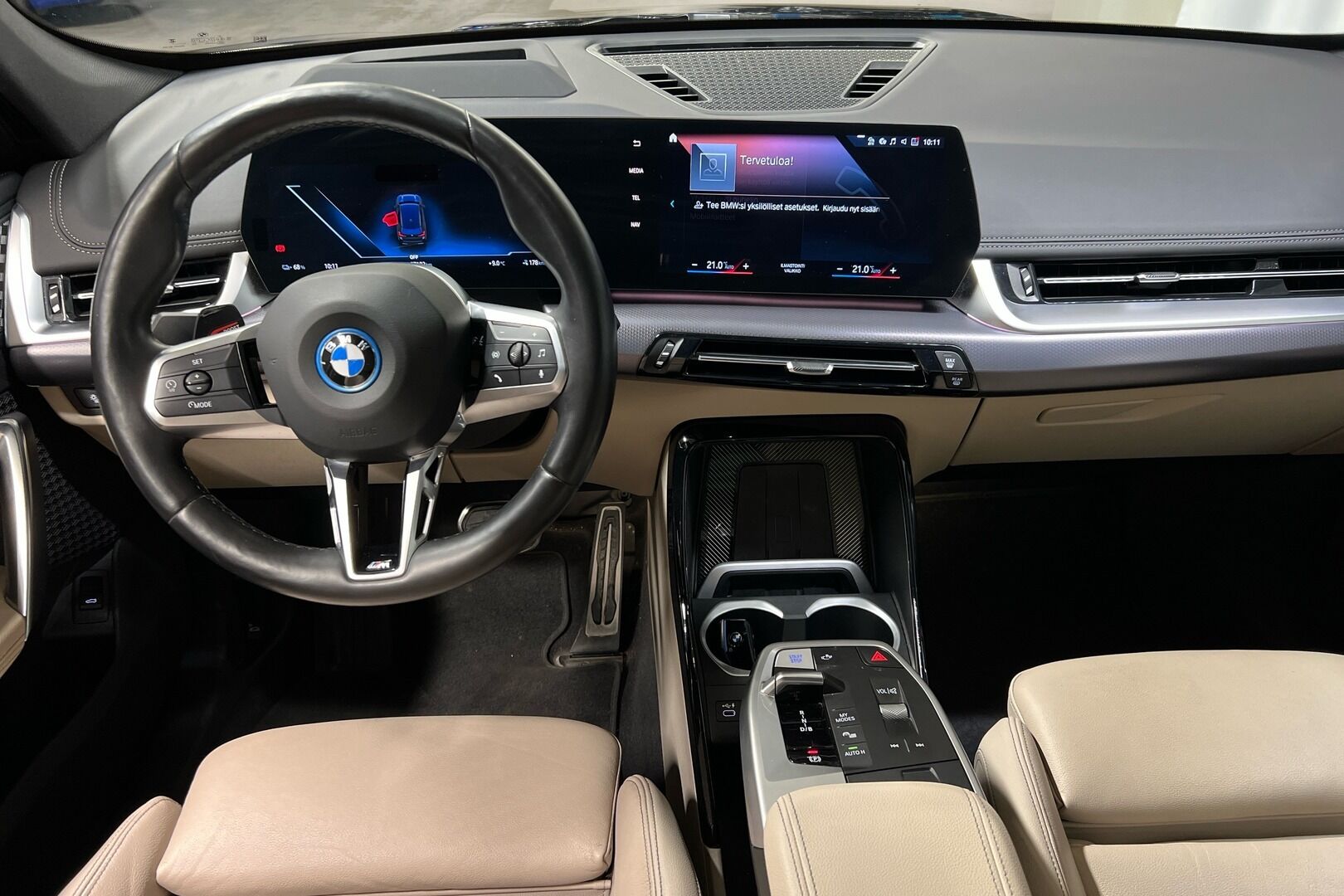 BMW iX1 iso kuva 6