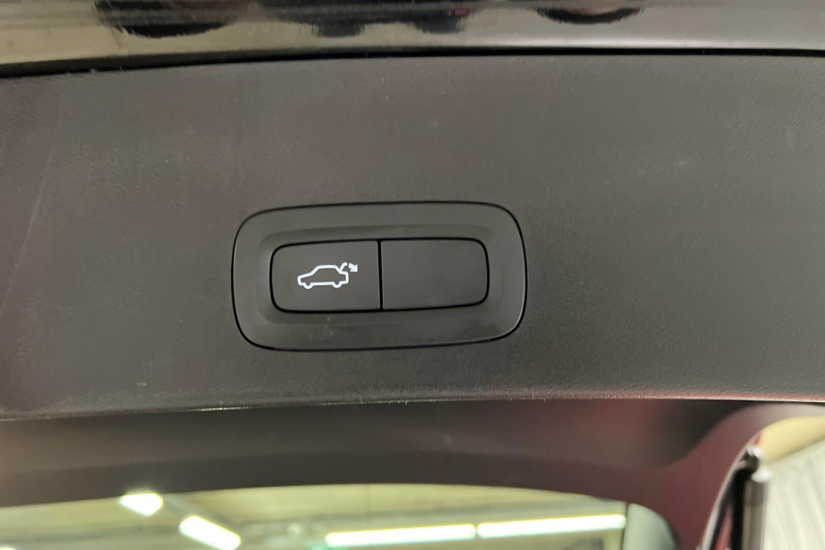 Volvo XC40 iso kuva 8